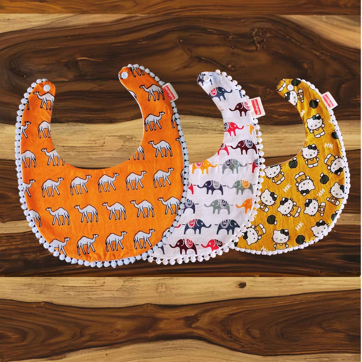 pack of 3 bibs multi color & design